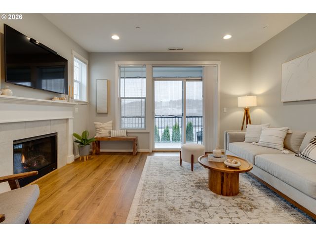 13690 Sw SILENT FOX Ter, Sherwood, OR 97140