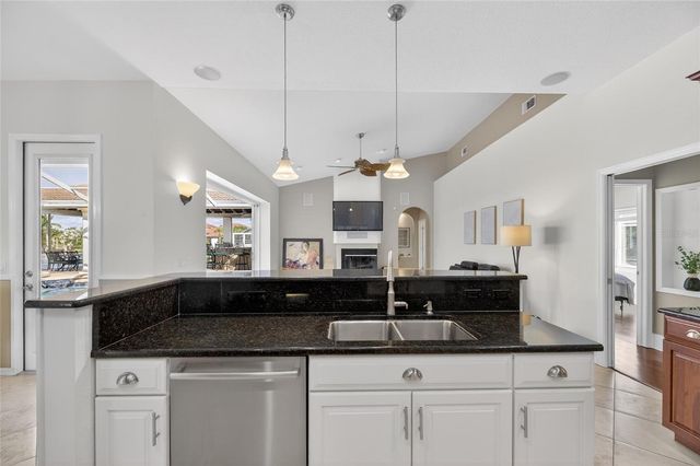 1335 JUMANA LOOP, Apollo Beach, FL 33572