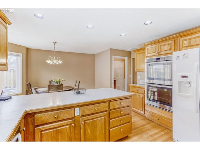 616 Nw PACIFIC GROVE Dr, Beaverton, OR 97006