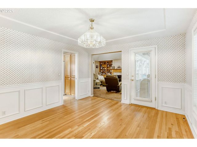 616 Nw PACIFIC GROVE Dr, Beaverton, OR 97006