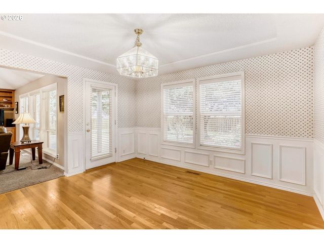 616 Nw PACIFIC GROVE Dr, Beaverton, OR 97006