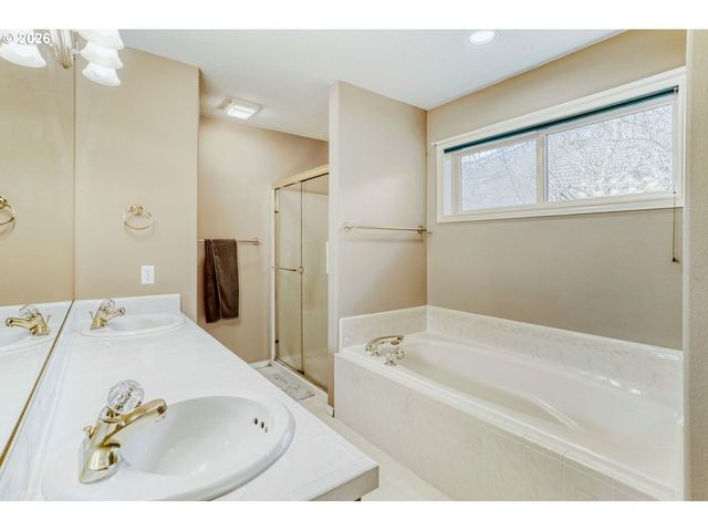 616 Nw PACIFIC GROVE Dr, Beaverton, OR 97006