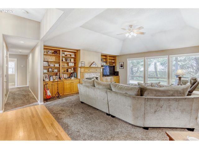 616 Nw PACIFIC GROVE Dr, Beaverton, OR 97006