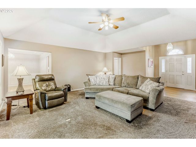 616 Nw PACIFIC GROVE Dr, Beaverton, OR 97006