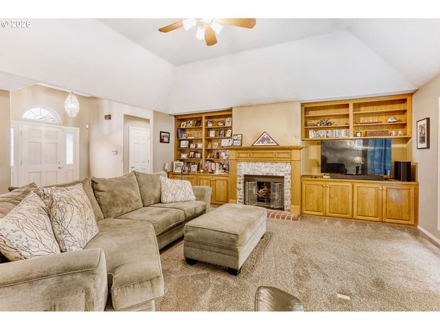 616 Nw PACIFIC GROVE Dr, Beaverton, OR 97006