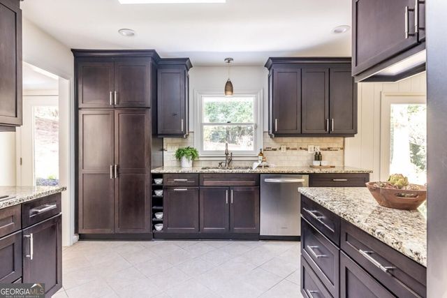 1590 Knob Hill Drive NE, Atlanta, GA 30329