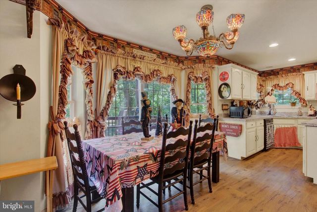 1053 FOREST DR, Abbottstown, PA 17301