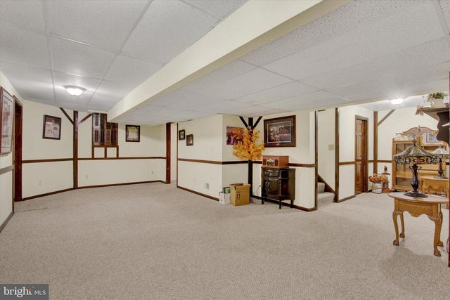 1053 FOREST DR, Abbottstown, PA 17301