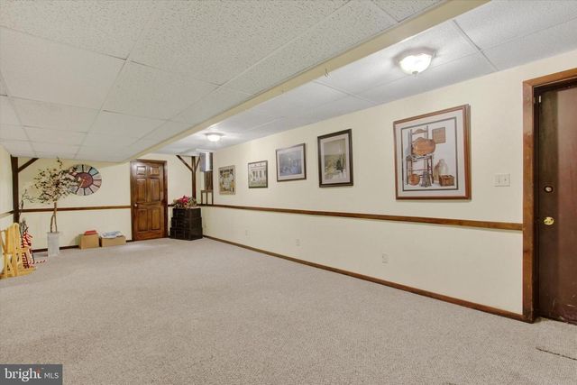 1053 FOREST DR, Abbottstown, PA 17301