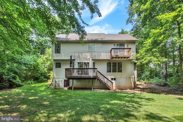 1053 FOREST DR, Abbottstown, PA 17301