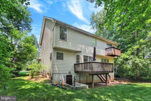1053 FOREST DR, Abbottstown, PA 17301
