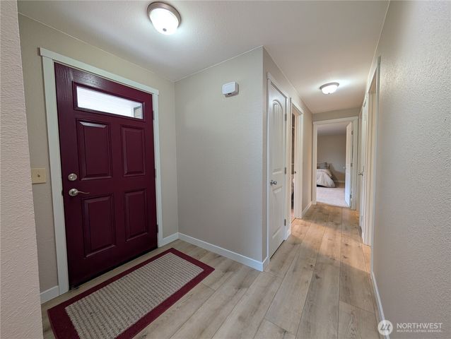 9428 Pacific Avenue SE, Olympia, WA 98513