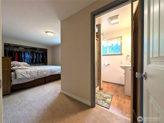 9428 Pacific Avenue SE, Olympia, WA 98513