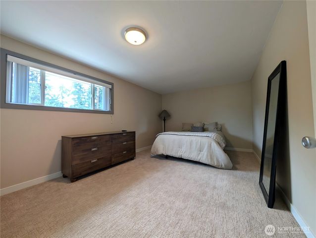 9428 Pacific Avenue SE, Olympia, WA 98513