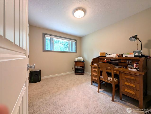 9428 Pacific Avenue SE, Olympia, WA 98513