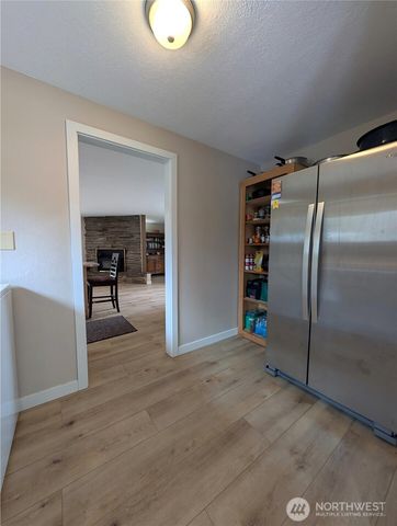 9428 Pacific Avenue SE, Olympia, WA 98513