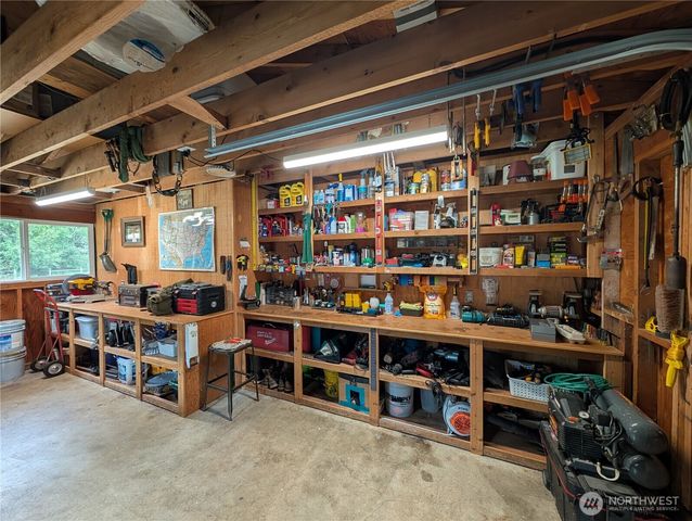 9428 Pacific Avenue SE, Olympia, WA 98513