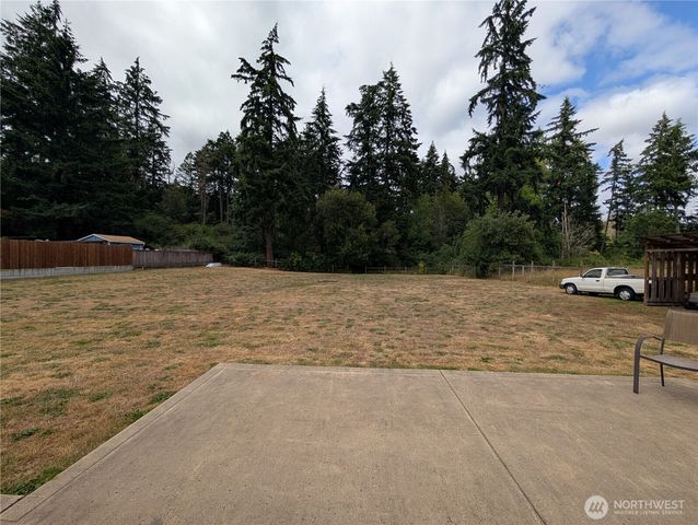 9428 Pacific Avenue SE, Olympia, WA 98513