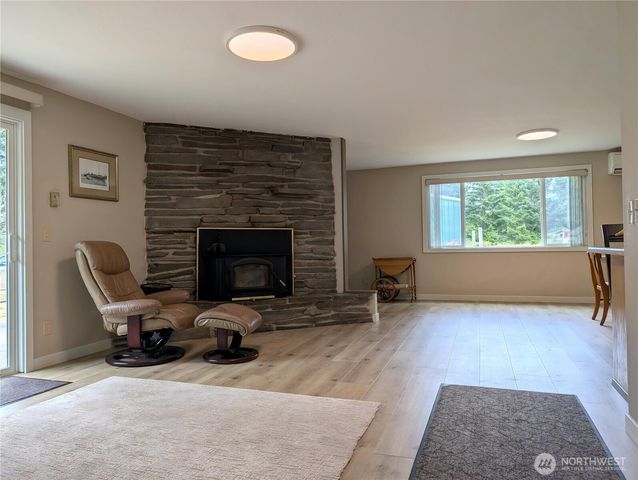 9428 Pacific Avenue SE, Olympia, WA 98513
