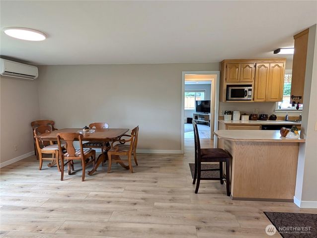 9428 Pacific Avenue SE, Olympia, WA 98513