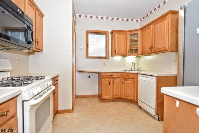 646 Lincoln Ave, Pompton Lakes Boro, NJ 07442