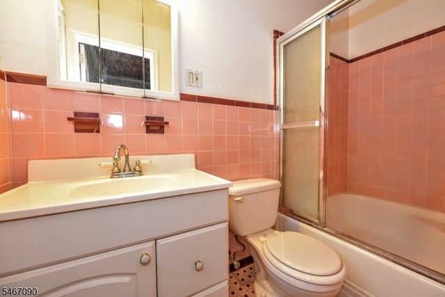 646 Lincoln Ave, Pompton Lakes Boro, NJ 07442