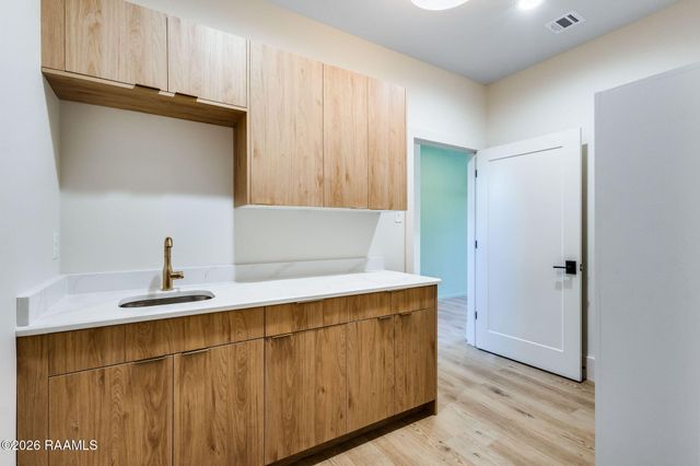 100 La Rue Malaga, Broussard, LA 70518