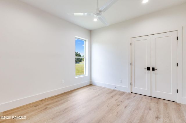 100 La Rue Malaga, Broussard, LA 70518