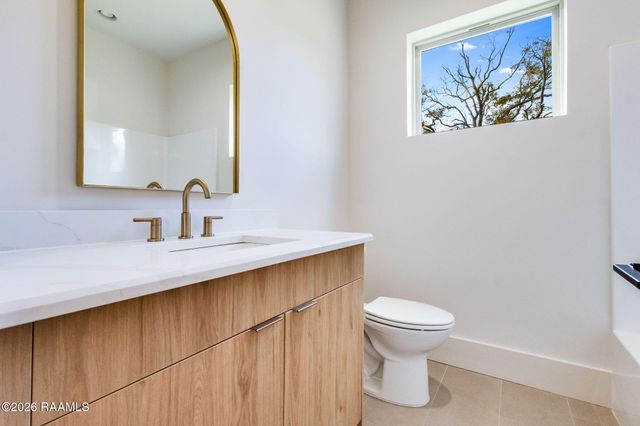 100 La Rue Malaga, Broussard, LA 70518