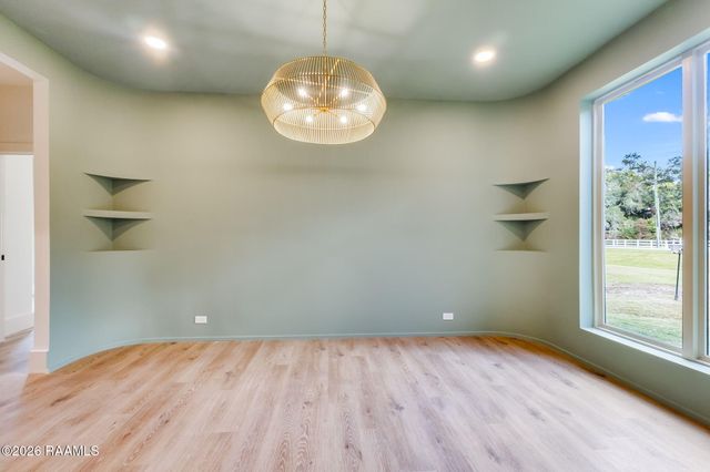 100 La Rue Malaga, Broussard, LA 70518