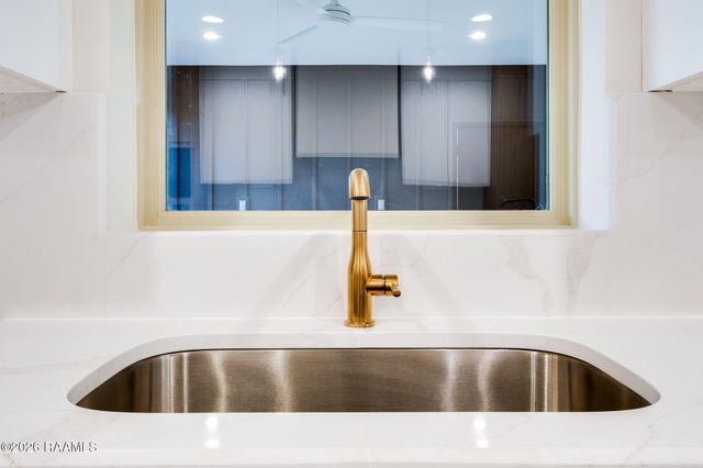 100 La Rue Malaga, Broussard, LA 70518