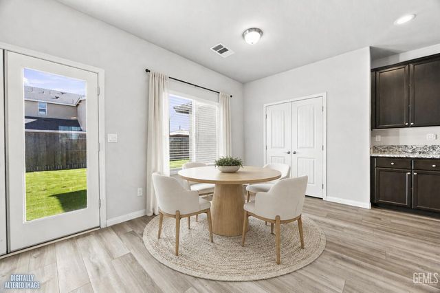 6607 Sunchase Drive, Bakersfield, CA 93313
