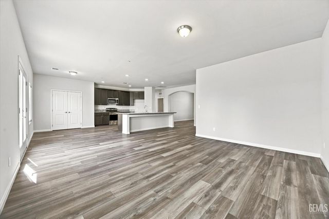 6607 Sunchase Drive, Bakersfield, CA 93313