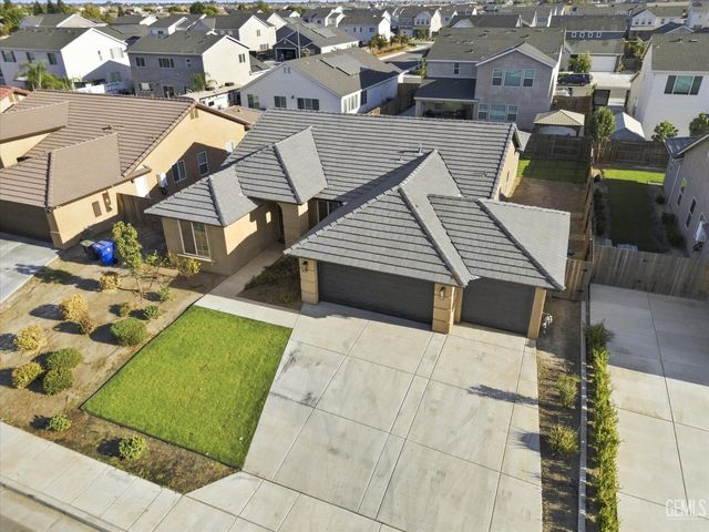 6607 Sunchase Drive, Bakersfield, CA 93313