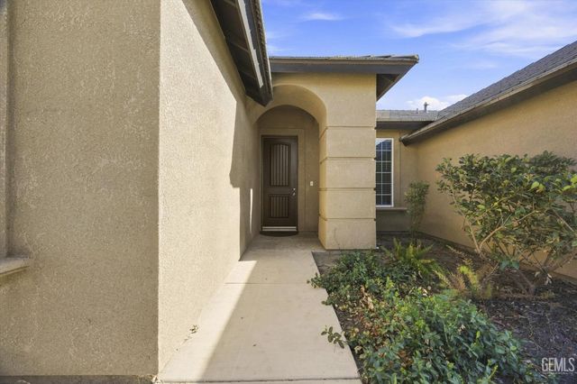 6607 Sunchase Drive, Bakersfield, CA 93313