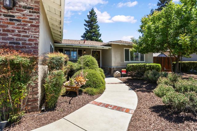 1980 Clemson Ct, Turlock, CA 95382
