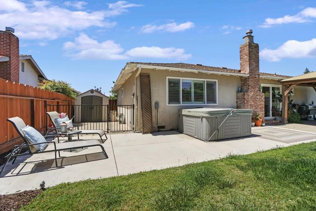 1980 Clemson Ct, Turlock, CA 95382
