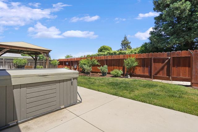 1980 Clemson Ct, Turlock, CA 95382