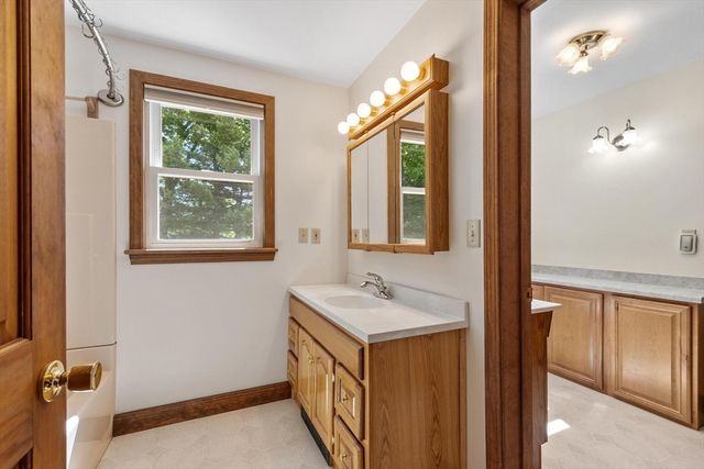 141 Will Thompson Way, Fitchburg, MA 01420