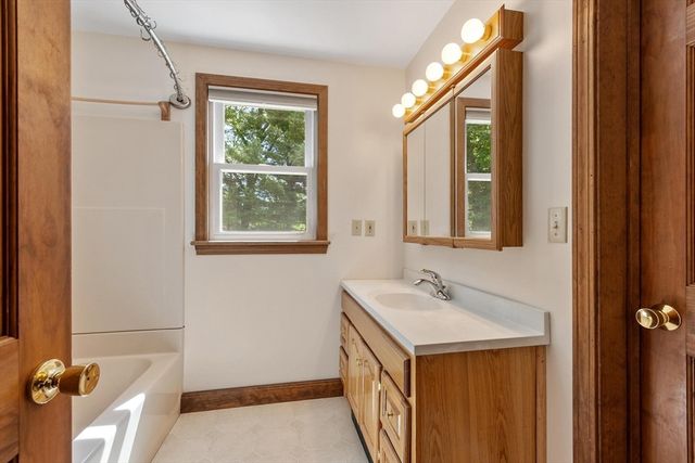 141 Will Thompson Way, Fitchburg, MA 01420