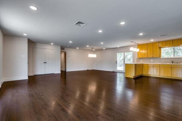 10343 Marsh Lane, Dallas, TX 75229