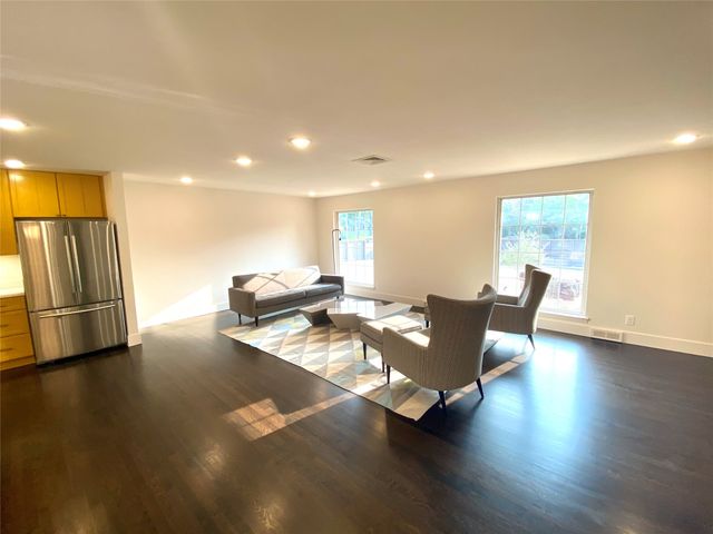 10343 Marsh Lane, Dallas, TX 75229