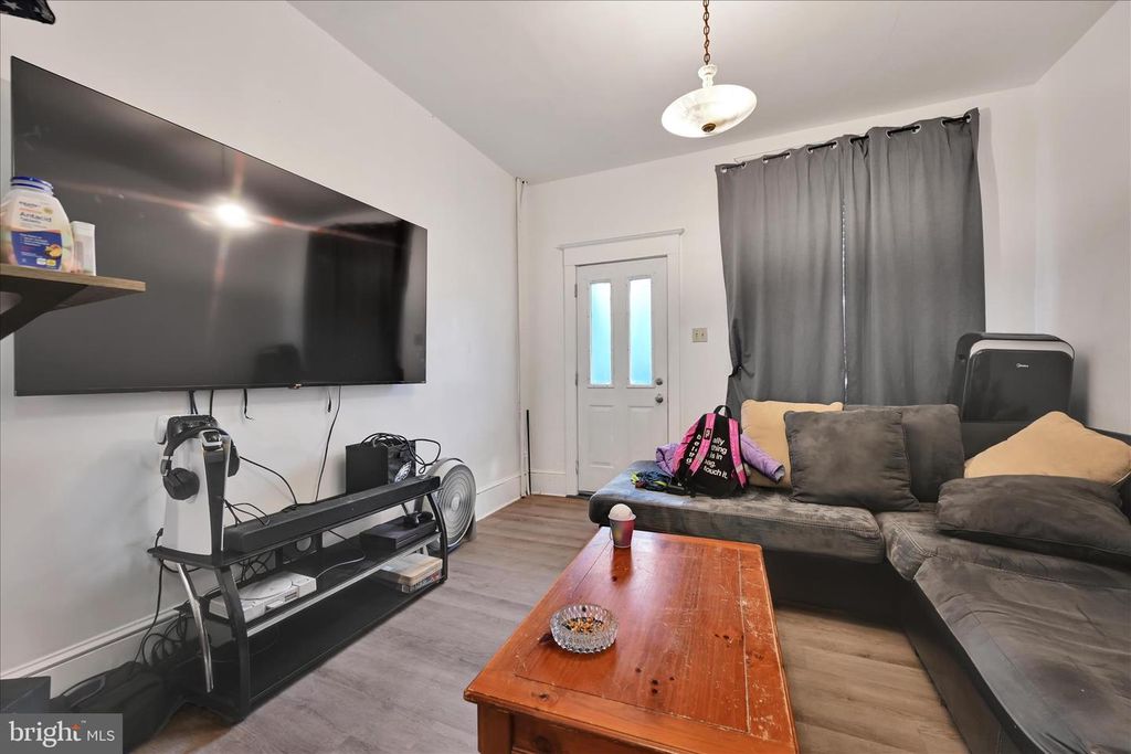 Image 5 of property listing at 535 E CENTRE ST, Mahanoy City, PA 17948