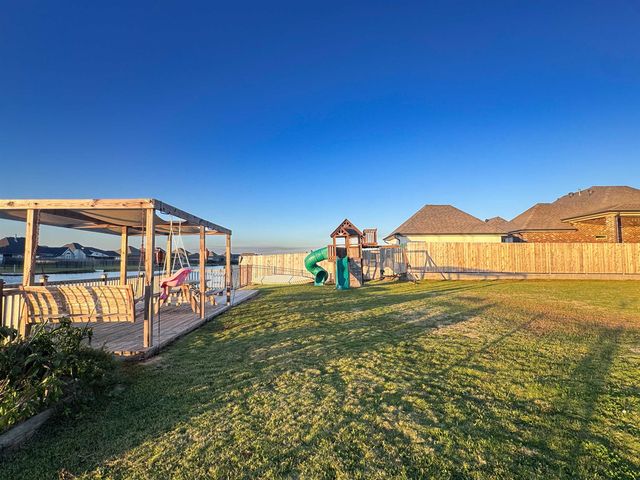 326 Ravensaide Drive, Houma, LA 70360