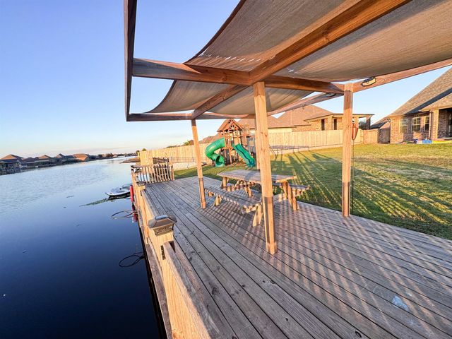 326 Ravensaide Drive, Houma, LA 70360