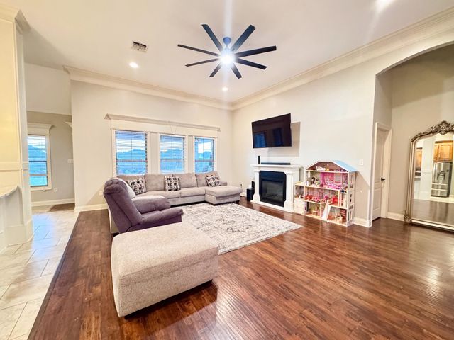 326 Ravensaide Drive, Houma, LA 70360