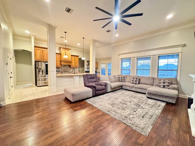 326 Ravensaide Drive, Houma, LA 70360