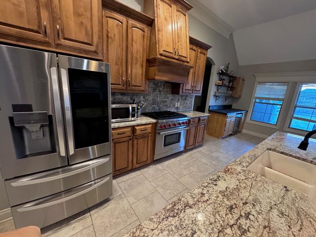 326 Ravensaide Drive, Houma, LA 70360