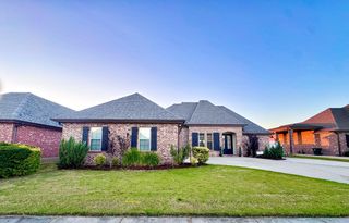 326 Ravensaide Drive, Houma, LA 70360