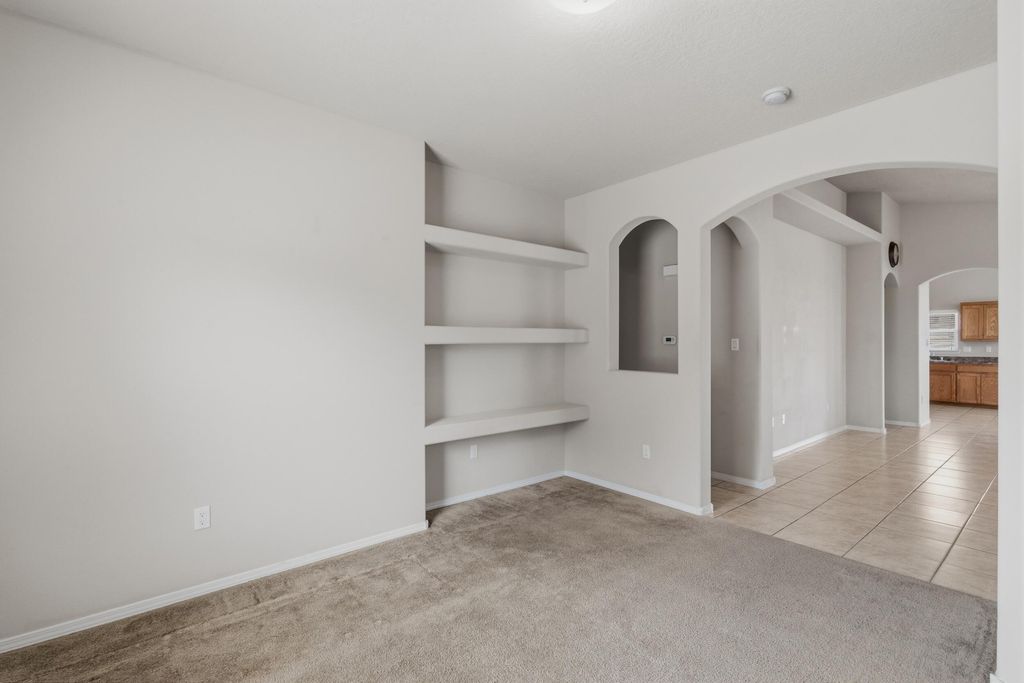 Image 22 of property listing at 916 Kipuka Drive NW, Albuquerque, NM 87120
